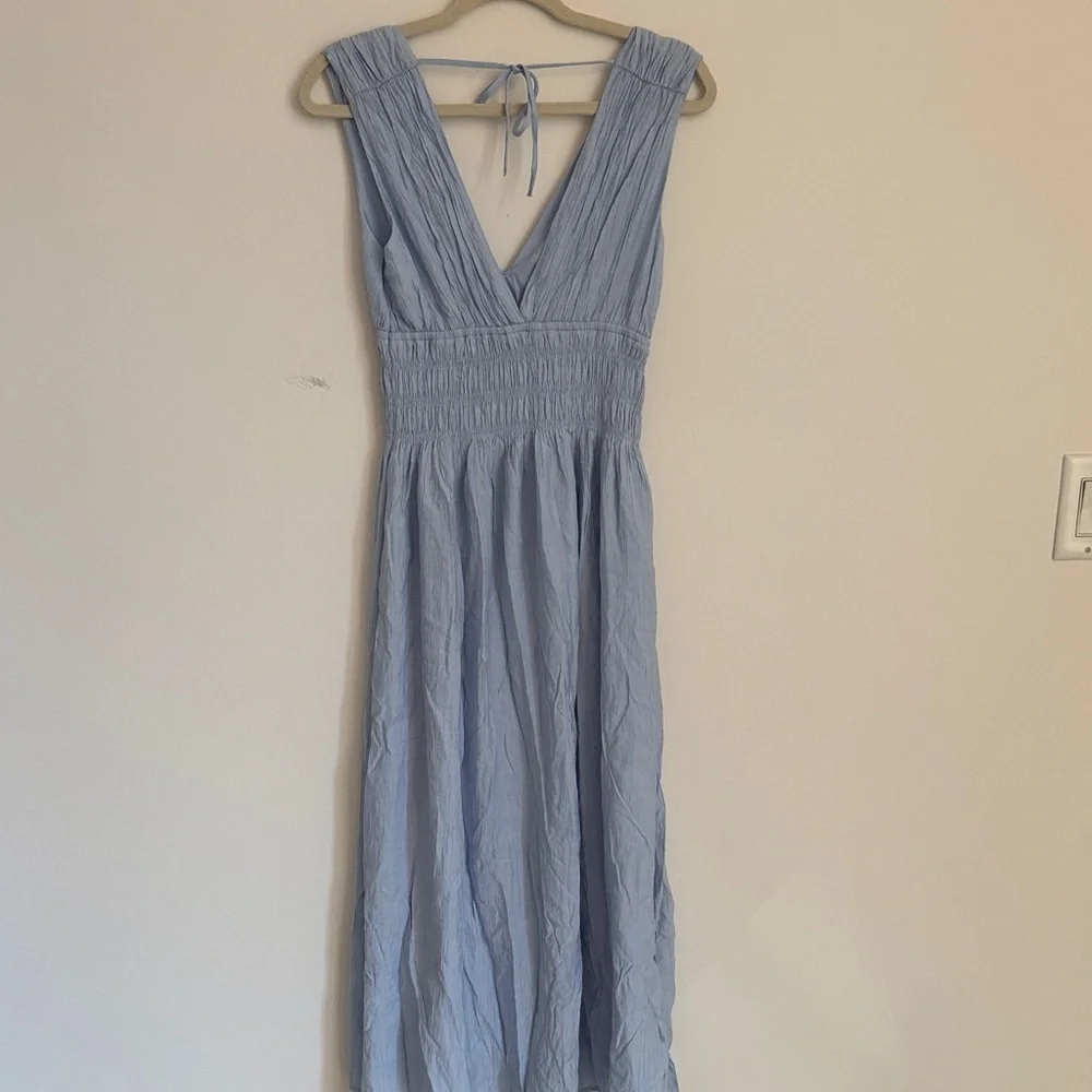 Abercrombie & Fitch Crinkle Textured Smocked Waist Maxi Dress in Blue Grecian - Picture 10 of 10